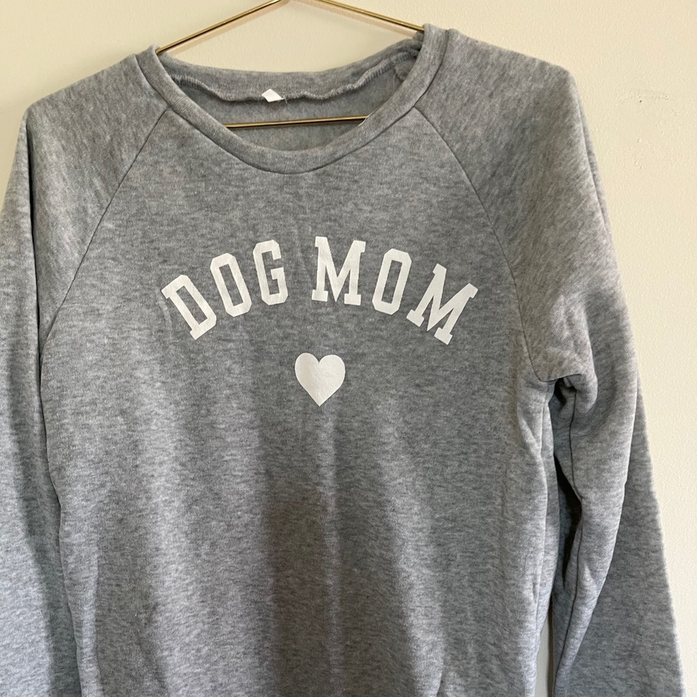 DOG MOM sweat shirt size a